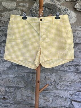 Old Navy Yellow Gingham Women’s Shorts